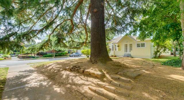 Photo of 1636 NE Ainsworth St, Portland, OR 97211