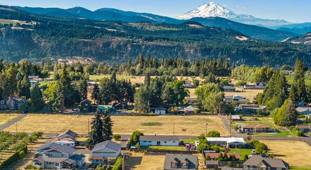 Photo of 3820 Belmont Dr, Hood River, OR 97031