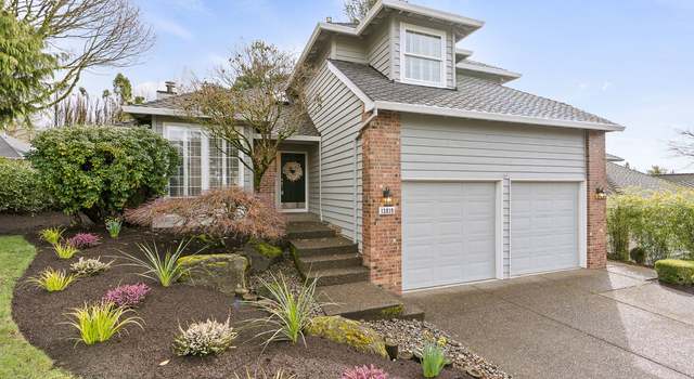 Photo of 13819 Provincial Hill Dr, Lake Oswego, OR 97035