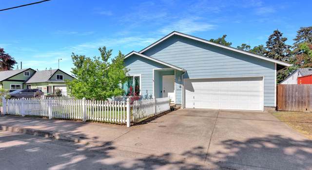 Photo of 405 N 16th St, Cottage Grove, OR 97424