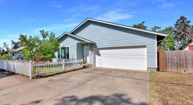 Photo of 405 N 16th St, Cottage Grove, OR 97424