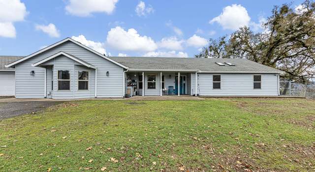 Photo of 1472 Arcadia Dr, Roseburg, OR 97471