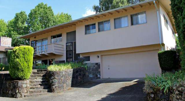 Photo of 3418 SE Cora Dr, Portland, OR 97202