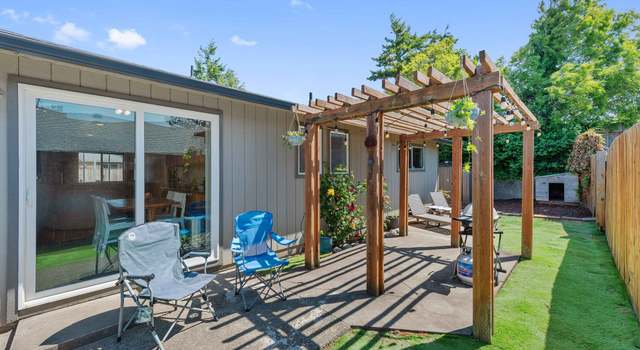 Photo of 1065 Fenwick St, Coos Bay, OR 97420