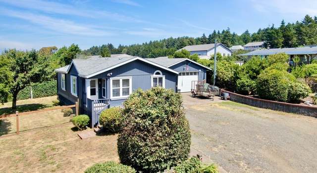 Photo of 1004 SW Tara Ln, Waldport, OR 97394