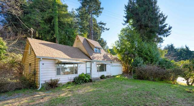 Photo of 66658 Hummingbird Ln, North Bend, OR 97459