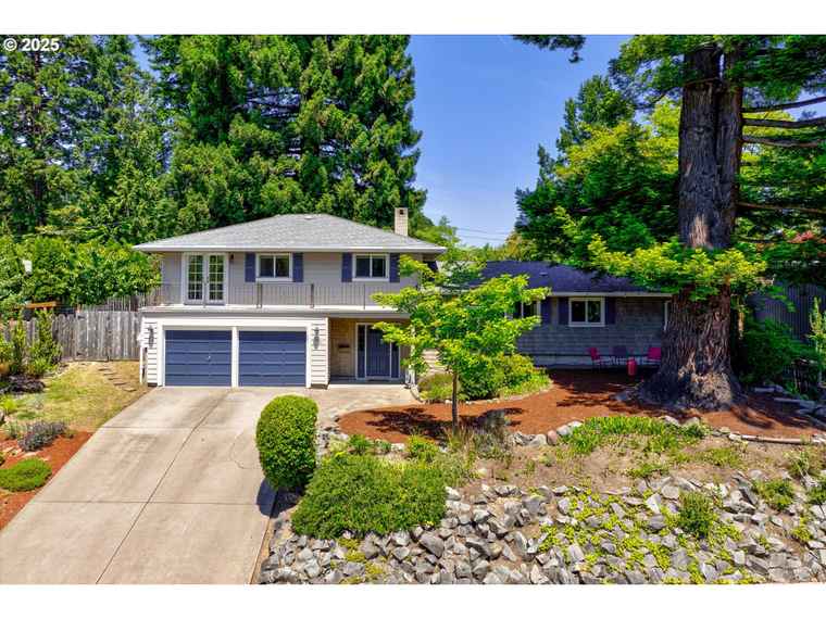 Photo of 2941 NW Elmwood Dr Corvallis, OR 97330