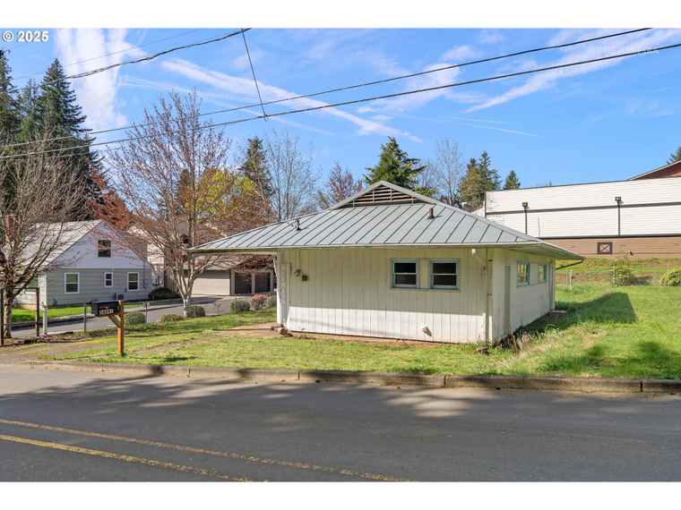 Photo of 38091 Sunset St Sandy, OR 97055