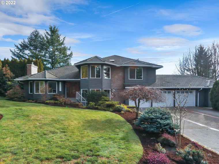Photo of 14950 SE Bluff Rd Sandy, OR 97055