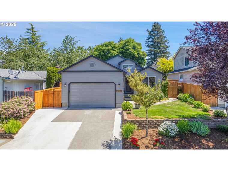 Photo of 18244 Van Fleet Ave Sandy, OR 97055