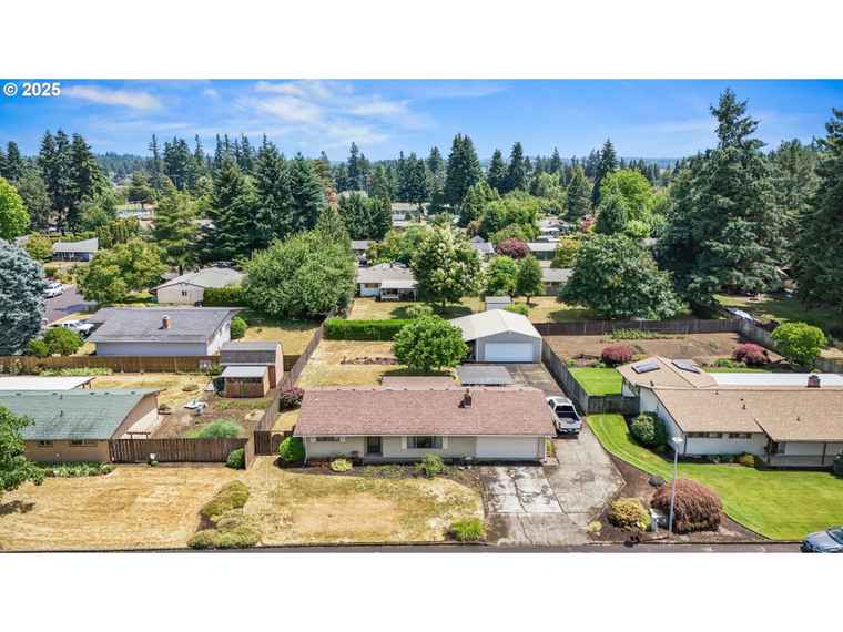 Photo of 1120 N Lupine Ct Canby, OR 97013