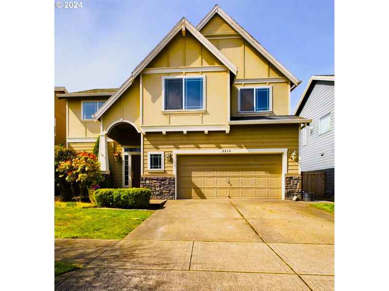 Photo of 2515 N Roger Smith Dr Newberg, OR 97132
