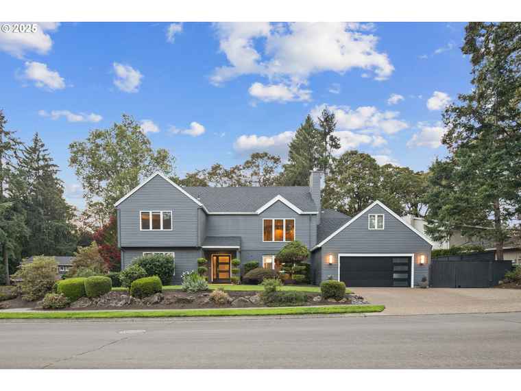 Photo of 4265 Albert Cir Lake Oswego, OR 97035