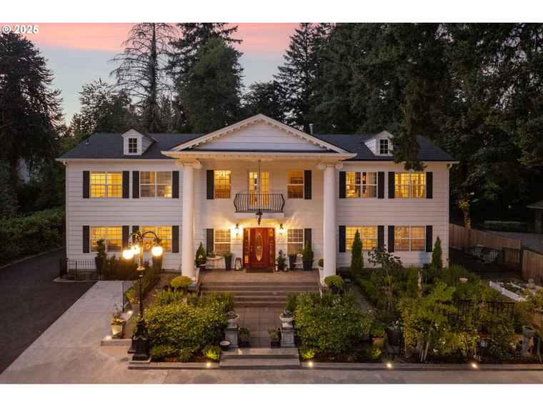 Photo of 1505 Country Club Rd Lake Oswego, OR 97034
