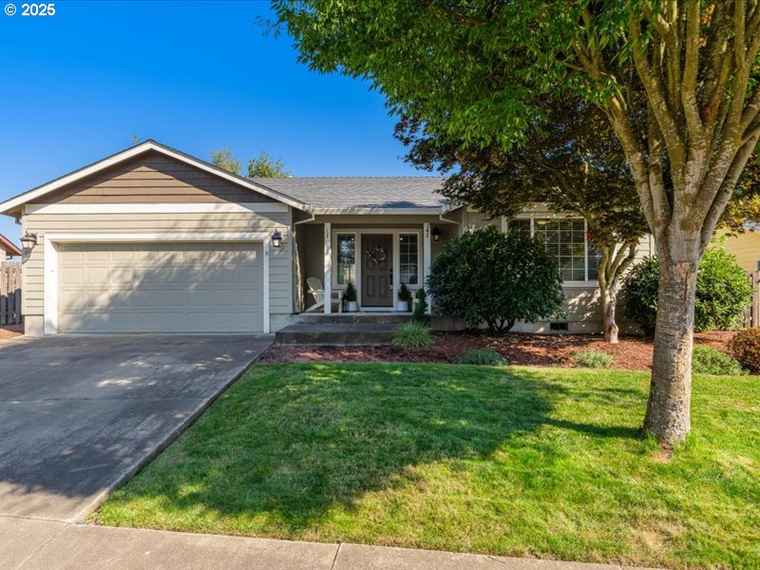 Photo of 334 S Airpark Way Newberg, OR 97132