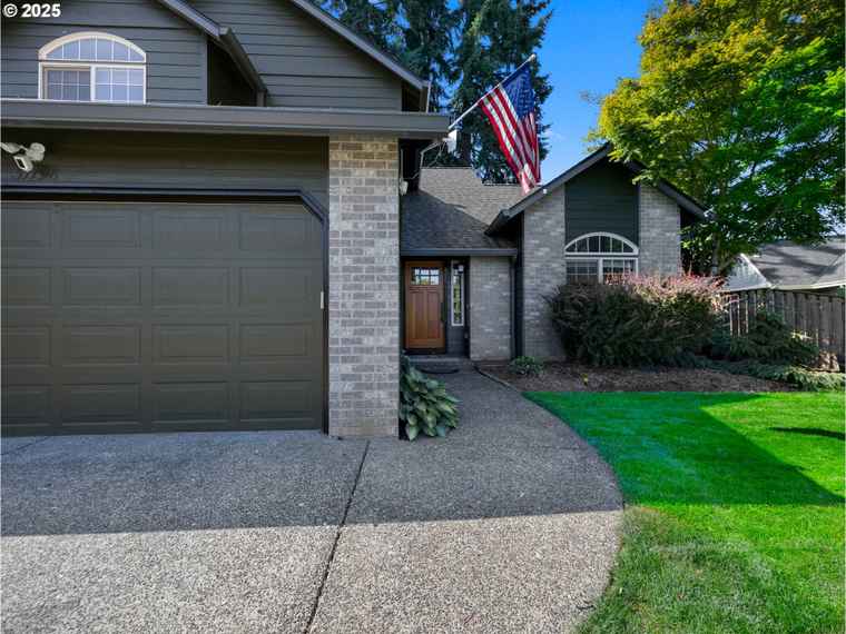 Photo of 37198 Rachael Dr Sandy, OR 97055