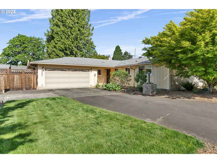 Photo of 9895 SE 51st Ave Milwaukie, OR 97222