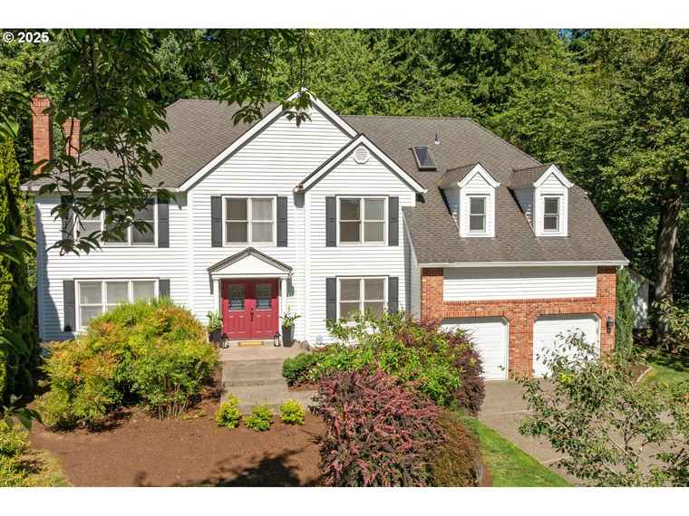 Photo of 15601 Manchester Dr Lake Oswego, OR 97035