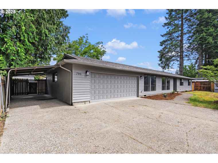 Photo of 795 H St Washougal, WA 98671