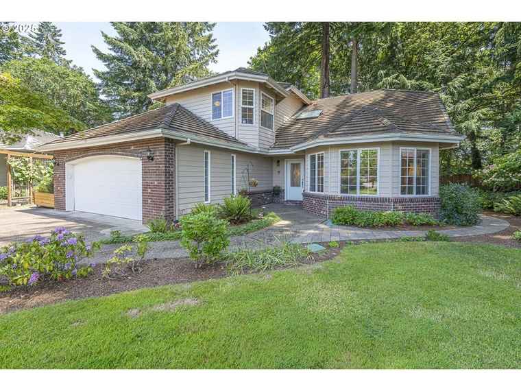 Photo of 1116 SW Russ Ln McMinnville, OR 97128