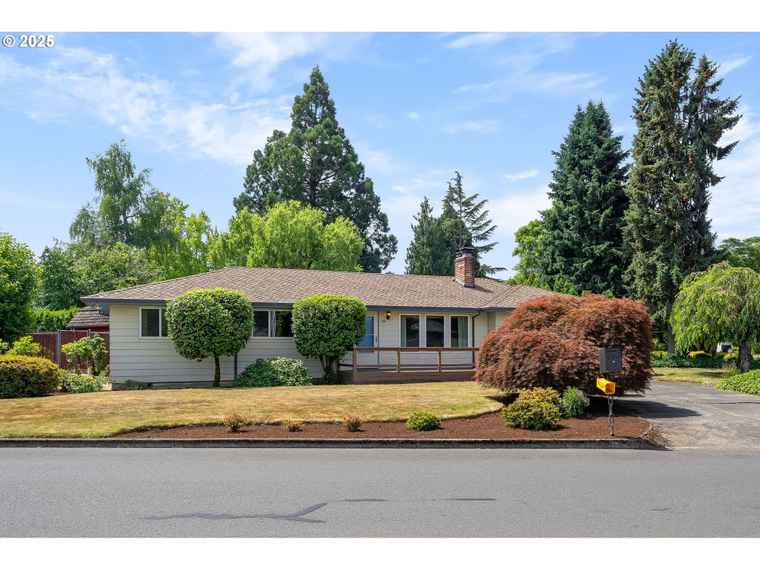 Photo of 1160 NE Arrington Rd Hillsboro, OR 97124