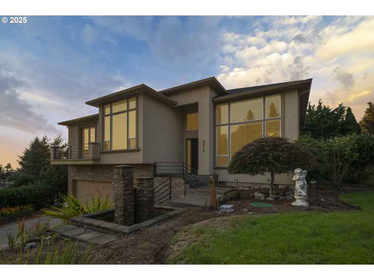 Photo of 5219 NW Fernridge Dr Camas, WA 98607