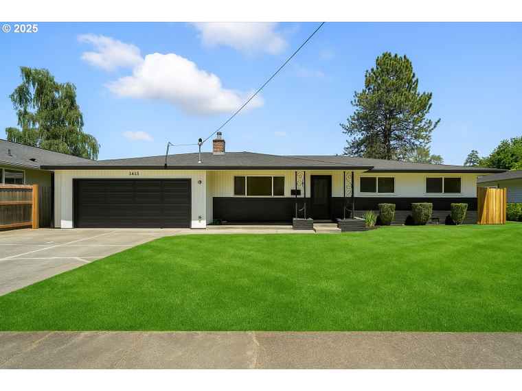 Photo of 1415 E 7th St Newberg, OR 97132