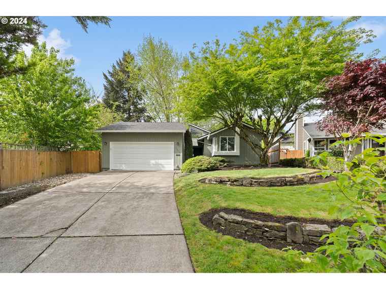 Photo of 11775 SW 134th Ter SW Portland, OR 97223