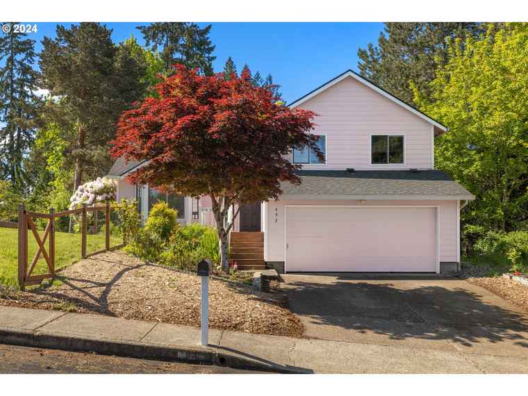 Photo of 692 NW Queens Ct Hillsboro, OR 97124