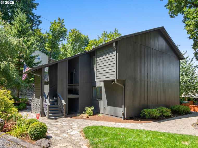 Photo of 457 S Center St Oregon City, OR 97045
