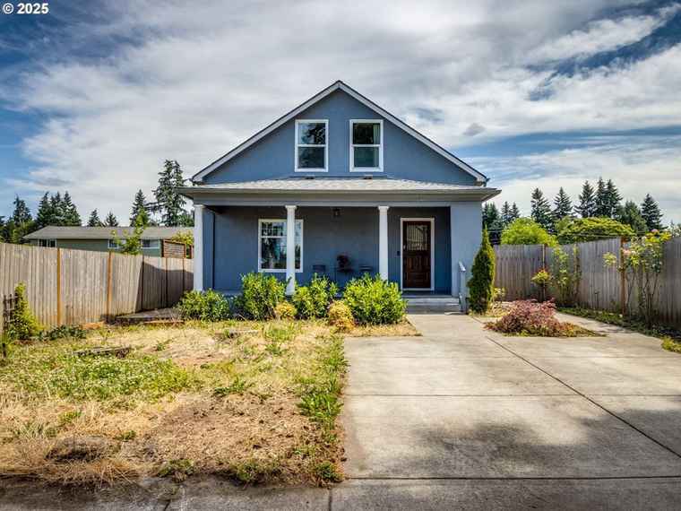 Photo of 486 S Knott St Canby, OR 97013