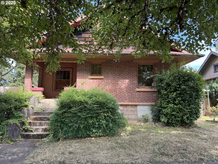 Photo of 240 SE Davis St McMinnville, OR 97128