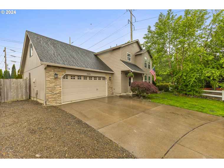 Photo of 2454 Hassell Ct Keizer, OR 97303