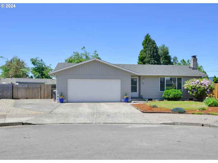 Photo of 1016 55th Pl Springfield, OR 97478