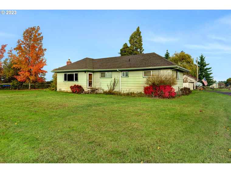 Photo of 10787 S Heinz Rd Canby, OR 97013