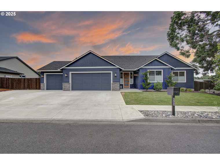 Photo of 2209 NW 2nd Ave Battle Ground, WA 98604
