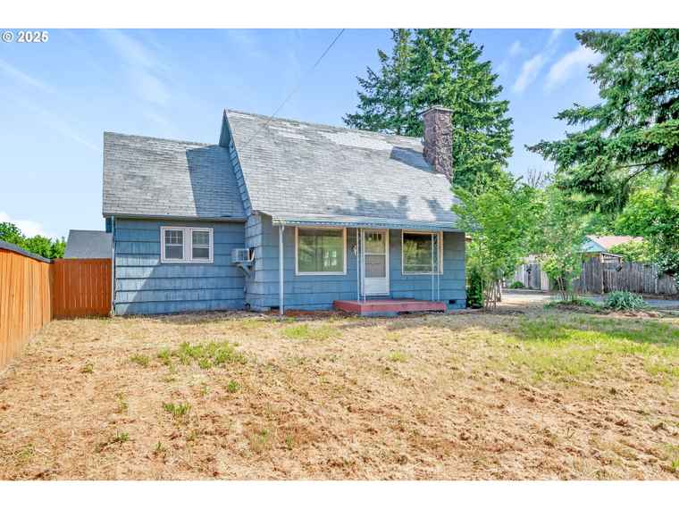 Photo of 1325 Maxwell Rd Eugene, OR 97404