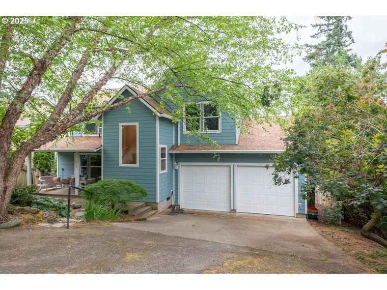 Photo of 609 Van Buren St Oregon City, OR 97045