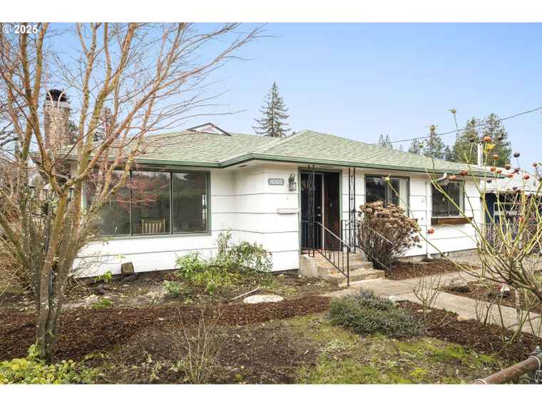 Photo of 990 H St Washougal, WA 98671