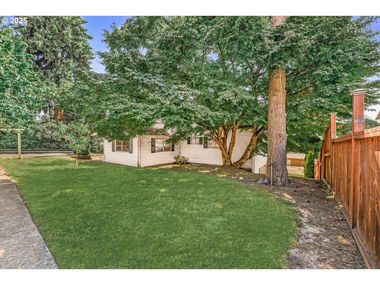 Photo of 16381 Hunter Ave Oregon City, OR 97045