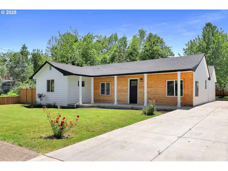 Photo of 360 E 31st Ave Eugene, OR 97405