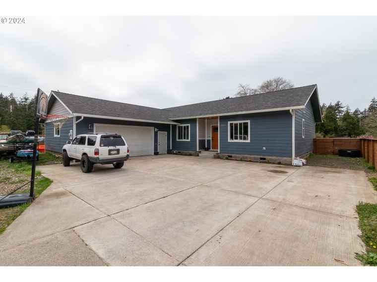 Photo of 5507 N Fork Siuslaw Rd Florence, OR 97439