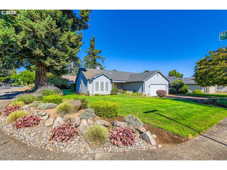 Photo of 1725 N Laurelwood Loop Canby, OR 97013