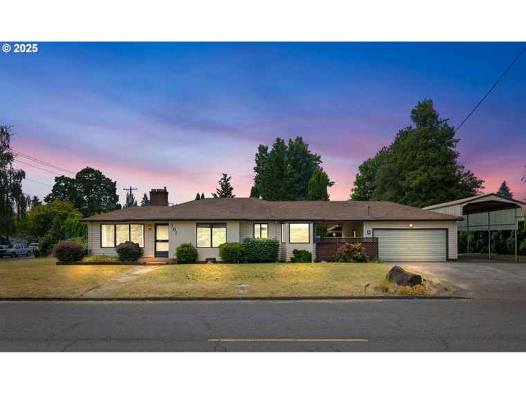 Photo of 107 NW 10th Ave Canby, OR 97013