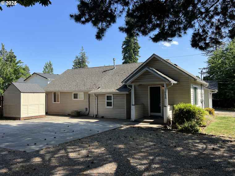 Photo of 630 SE Polk St Camas, WA 98607