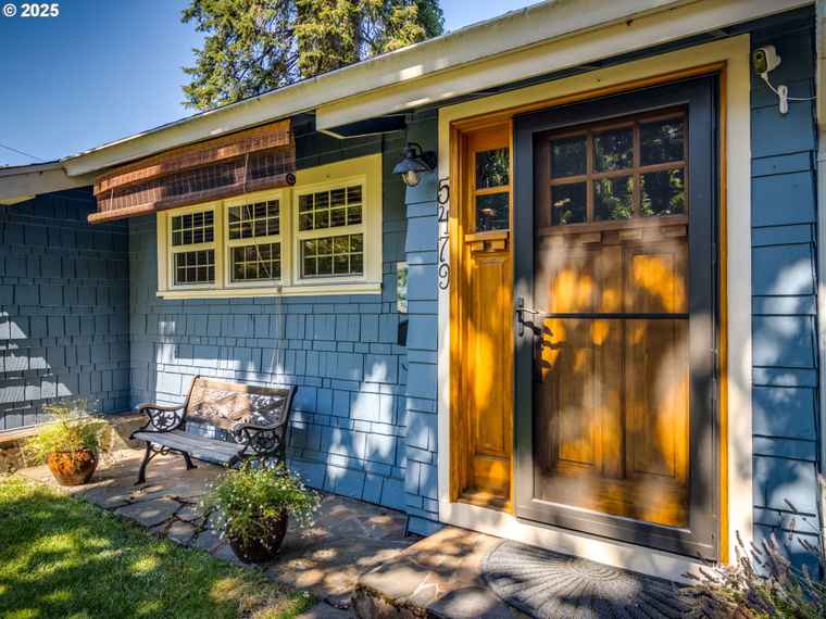 Photo of 5479 Broadway St West Linn, OR 97068