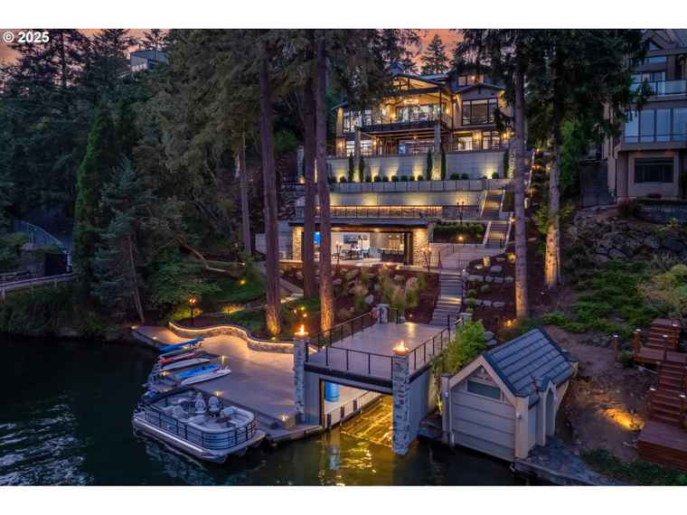 Photo of 1810 Northshore Rd Lake Oswego, OR 97034