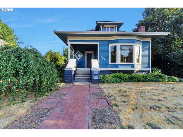 Photo of 420 NE Jackson St Hillsboro, OR 97124