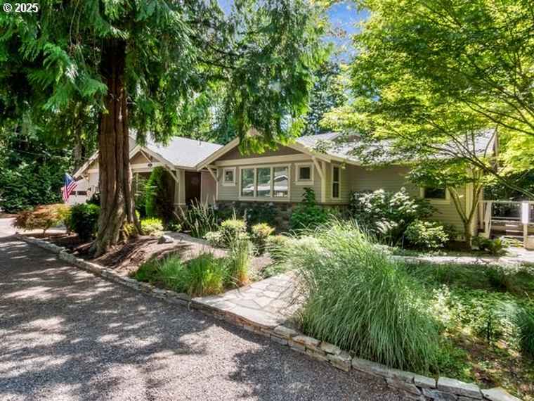Photo of 18845 Parkwood Pl West Linn, OR 97068