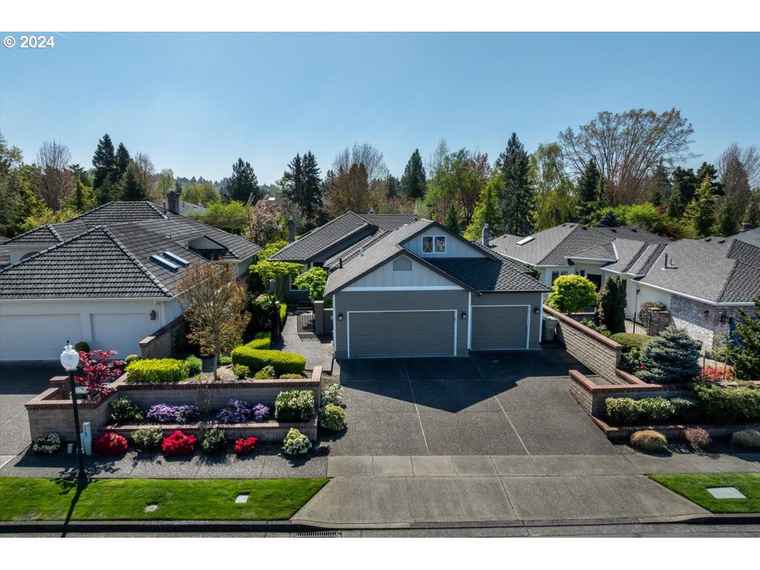 Photo of 14190 NW Bordeaux Ln Portland, OR 97229